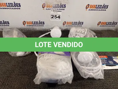 LOTE 254 - 05 CHUVEIROS MARCAS E MODELOS DIVERSOS. (NO ESTADO) ATENÇÃO! FAZER A VISITAÇÃO ANTES DE ARREMATAR, NÃO SABEMOS SE FUNCIONA. LEILÃO NÃO TEM GARANTIA E NEM DEVOLUÇÃO, SUJEITO A POSSÍVEIS AVARIAS VISÍVEIS/OCULTAS E/OU AUSÊNCIA DE COMPONENTES.