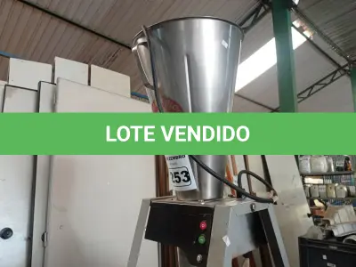 LOTE 253 - 01 LIQUIDIFICADOR BASCULANTE. (NO ESTADO) ATENÇÃO! FAZER A VISITAÇÃO ANTES DE ARREMATAR, NÃO SABEMOS SE FUNCIONA. LEILÃO NÃO TEM GARANTIA E NEM DEVOLUÇÃO, SUJEITO A POSSÍVEIS AVARIAS VISÍVEIS/OCULTAS E/OU AUSÊNCIA DE COMPONENTES.