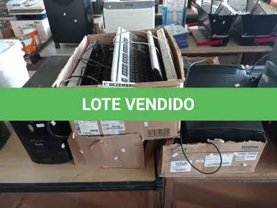 LOTE 427 - 01 FRAGMENTADORA DE PAPEL E 01 NOBREAK SMS 3000VA E VÁRIOS TECLADOS PARA PC MARCAS E MODELOS DIVERSOS. (NO ESTADO) ATENÇÃO! FAZER A VISITAÇÃO ANTES DE ARREMATAR, NÃO SABEMOS SE FUNCIONA. LEILÃO NÃO TEM GARANTIA E NEM DEVOLUÇÃO, SUJEITO A POSSÍVEIS AVARIAS VISÍVEIS/OCULTAS E/OU AUSÊNCIA DE COMPONENTES.
