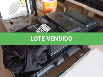 LOTE 338 - 12 MONITORES MARCAS E MODELOS DIVERSOS PARA RETIRADA DE PEÇAS. (NO ESTADO) ATENÇÃO! FAZER A VISITAÇÃO ANTES DE ARREMATAR, NÃO SABEMOS SE FUNCIONA. LEILÃO NÃO TEM GARANTIA E NEM DEVOLUÇÃO, SUJEITO A POSSÍVEIS AVARIAS VISÍVEIS/OCULTAS E/OU AUSÊNCIA DE COMPONENTES.