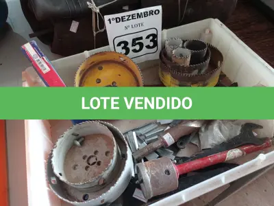 LOTE 353 - 01 LOTE COM VÁRIAS CHAVES, BROCAS E SERRA COPO. (NO ESTADO) ATENÇÃO! FAZER A VISITAÇÃO ANTES DE ARREMATAR, NÃO SABEMOS SE FUNCIONA. LEILÃO NÃO TEM GARANTIA E NEM DEVOLUÇÃO, SUJEITO A POSSÍVEIS AVARIAS VISÍVEIS/OCULTAS E/OU AUSÊNCIA DE COMPONENTES.