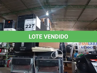 LOTE 227 - 03 CPU’S E VÁRIAS MEMORIAS PARA PC MARCAS E MODELOS DIVERSOS. (NO ESTADO) ATENÇÃO! FAZER A VISITAÇÃO ANTES DE ARREMATAR, NÃO SABEMOS SE FUNCIONA. LEILÃO NÃO TEM GARANTIA E NEM DEVOLUÇÃO, SUJEITO A POSSÍVEIS AVARIAS VISÍVEIS/OCULTAS E/OU AUSÊNCIA DE COMPONENTES.