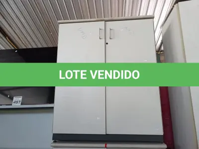 LOTE 495 - 02 ARMÁRIOS EM MADEIRA. (NO ESTADO) ATENÇÃO! FAZER A VISITAÇÃO ANTES DE ARREMATAR, NÃO SABEMOS SE FUNCIONA. LEILÃO NÃO TEM GARANTIA E NEM DEVOLUÇÃO, SUJEITO A POSSÍVEIS AVARIAS VISÍVEIS/OCULTAS E/OU AUSÊNCIA DE COMPONENTES.