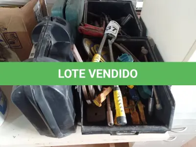 LOTE 237 - 01 LOTE COM FERRAMENTAS DIVERSAS. (NO ESTADO) ATENÇÃO! FAZER A VISITAÇÃO ANTES DE ARREMATAR, NÃO SABEMOS SE FUNCIONA. LEILÃO NÃO TEM GARANTIA E NEM DEVOLUÇÃO, SUJEITO A POSSÍVEIS AVARIAS VISÍVEIS/OCULTAS E/OU AUSÊNCIA DE COMPONENTES.