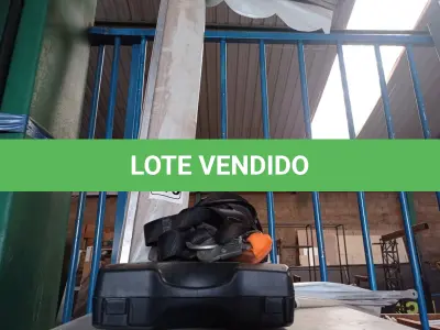 LOTE 379 - 01 TOLDO, 01 PARAFUSADEIRA E 01 CINTO DE SEGURANÇA NO TRABALHO. (NO ESTADO) ATENÇÃO! FAZER A VISITAÇÃO ANTES DE ARREMATAR, NÃO SABEMOS SE FUNCIONA. LEILÃO NÃO TEM GARANTIA E NEM DEVOLUÇÃO, SUJEITO A POSSÍVEIS AVARIAS VISÍVEIS/OCULTAS E/OU AUSÊNCIA DE COMPONENTES.
