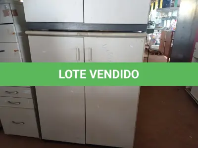 LOTE 491 - 02 ARMÁRIOS EM MADEIRA. (NO ESTADO) ATENÇÃO! FAZER A VISITAÇÃO ANTES DE ARREMATAR, NÃO SABEMOS SE FUNCIONA. LEILÃO NÃO TEM GARANTIA E NEM DEVOLUÇÃO, SUJEITO A POSSÍVEIS AVARIAS VISÍVEIS/OCULTAS E/OU AUSÊNCIA DE COMPONENTES.