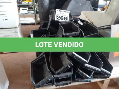 LOTE 266 - 01 LOTE COM VÁRIAS CAÇAMBAS ORGANIZADORAS. (NO ESTADO) ATENÇÃO! FAZER A VISITAÇÃO ANTES DE ARREMATAR, NÃO SABEMOS SE FUNCIONA. LEILÃO NÃO TEM GARANTIA E NEM DEVOLUÇÃO, SUJEITO A POSSÍVEIS AVARIAS VISÍVEIS/OCULTAS E/OU AUSÊNCIA DE COMPONENTES.