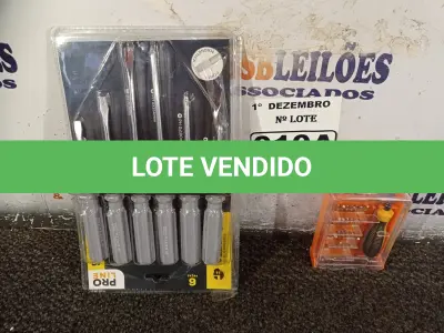 LOTE 010 - 01 KIT DE CHAVES FENDA/PHILIPS 06 PEÇAS E 01 KIT DE CHAVES DE PRECISÃO. (NO ESTADO) ATENÇÃO! FAZER A VISITAÇÃO ANTES DE ARREMATAR, NÃO SABEMOS SE FUNCIONA. LEILÃO NÃO TEM GARANTIA E NEM DEVOLUÇÃO, SUJEITO A POSSÍVEIS AVARIAS VISÍVEIS/OCULTAS E/OU AUSÊNCIA DE COMPONENTES.