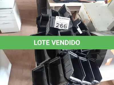 LOTE 266 - 01 LOTE COM VÁRIAS CAÇAMBAS ORGANIZADORAS. (NO ESTADO) ATENÇÃO! FAZER A VISITAÇÃO ANTES DE ARREMATAR, NÃO SABEMOS SE FUNCIONA. LEILÃO NÃO TEM GARANTIA E NEM DEVOLUÇÃO, SUJEITO A POSSÍVEIS AVARIAS VISÍVEIS/OCULTAS E/OU AUSÊNCIA DE COMPONENTES.
