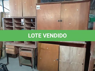 LOTE 461 - 02 MESAS, 03 ARMÁRIOS BAIXOS E 01 ESCANINHO. (NO ESTADO) ATENÇÃO! FAZER A VISITAÇÃO ANTES DE ARREMATAR, NÃO SABEMOS SE FUNCIONA. LEILÃO NÃO TEM GARANTIA E NEM DEVOLUÇÃO, SUJEITO A POSSÍVEIS AVARIAS VISÍVEIS/OCULTAS E/OU AUSÊNCIA DE COMPONENTES.