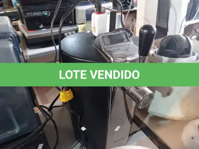 LOTE 331 - 01 CHOPEIRA 110V. (NO ESTADO) ATENÇÃO! FAZER A VISITAÇÃO ANTES DE ARREMATAR, NÃO SABEMOS SE FUNCIONA. LEILÃO NÃO TEM GARANTIA E NEM DEVOLUÇÃO, SUJEITO A POSSÍVEIS AVARIAS VISÍVEIS/OCULTAS E/OU AUSÊNCIA DE COMPONENTES.