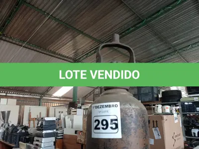 LOTE 295 - 01 CILINDRO. (NO ESTADO) ATENÇÃO! FAZER A VISITAÇÃO ANTES DE ARREMATAR, NÃO SABEMOS SE FUNCIONA. LEILÃO NÃO TEM GARANTIA E NEM DEVOLUÇÃO, SUJEITO A POSSÍVEIS AVARIAS VISÍVEIS/OCULTAS E/OU AUSÊNCIA DE COMPONENTES.