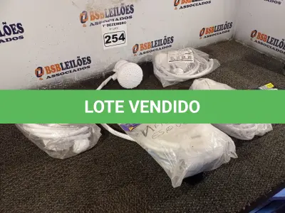 LOTE 254 - 05 CHUVEIROS MARCAS E MODELOS DIVERSOS. (NO ESTADO) ATENÇÃO! FAZER A VISITAÇÃO ANTES DE ARREMATAR, NÃO SABEMOS SE FUNCIONA. LEILÃO NÃO TEM GARANTIA E NEM DEVOLUÇÃO, SUJEITO A POSSÍVEIS AVARIAS VISÍVEIS/OCULTAS E/OU AUSÊNCIA DE COMPONENTES.