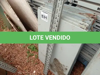 LOTE 531 - 01 ESTANTE DE AÇO COM 08 PRATELEIRAS. (NO ESTADO) ATENÇÃO! FAZER A VISITAÇÃO ANTES DE ARREMATAR, NÃO SABEMOS SE FUNCIONA. LEILÃO NÃO TEM GARANTIA E NEM DEVOLUÇÃO, SUJEITO A POSSÍVEIS AVARIAS VISÍVEIS/OCULTAS E/OU AUSÊNCIA DE COMPONENTES.