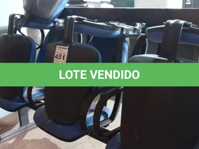 LOTE 451 - 02 LONGARINAS DE 03 LUGARES. (NO ESTADO) ATENÇÃO! FAZER A VISITAÇÃO ANTES DE ARREMATAR, NÃO SABEMOS SE FUNCIONA. LEILÃO NÃO TEM GARANTIA E NEM DEVOLUÇÃO, SUJEITO A POSSÍVEIS AVARIAS VISÍVEIS/OCULTAS E/OU AUSÊNCIA DE COMPONENTES.