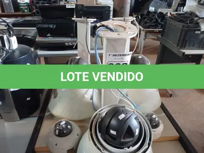 LOTE 332 - 05 CÂMERA DOMES MARCAS E MODELOS DIVERSOS. (NO ESTADO) ATENÇÃO! FAZER A VISITAÇÃO ANTES DE ARREMATAR, NÃO SABEMOS SE FUNCIONA. LEILÃO NÃO TEM GARANTIA E NEM DEVOLUÇÃO, SUJEITO A POSSÍVEIS AVARIAS VISÍVEIS/OCULTAS E/OU AUSÊNCIA DE COMPONENTES.