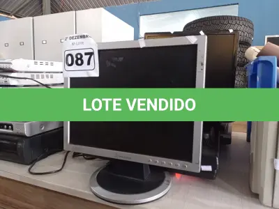 LOTE 087 - 06 MONITORES MARCAS E MODELOS DIVERSOS. (NO ESTADO) ATENÇÃO! FAZER A VISITAÇÃO ANTES DE ARREMATAR, NÃO SABEMOS SE FUNCIONA. LEILÃO NÃO TEM GARANTIA E NEM DEVOLUÇÃO, SUJEITO A POSSÍVEIS AVARIAS VISÍVEIS/OCULTAS E/OU AUSÊNCIA DE COMPONENTES.