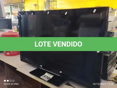 LOTE 170 - 01 TV LCD 42” POL MARCA PANASONIC. (NO ESTADO) ATENÇÃO! FAZER A VISITAÇÃO ANTES DE ARREMATAR, NÃO SABEMOS SE FUNCIONA. LEILÃO NÃO TEM GARANTIA E NEM DEVOLUÇÃO, SUJEITO A POSSÍVEIS AVARIAS VISÍVEIS/OCULTAS E/OU AUSÊNCIA DE COMPONENTES.
