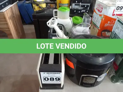 LOTE 089 - 02 MULTIPROCESSADORES, 01 MIXER PARA ALIMENTOS, 01 PANELA ELÉTRICA E 02 TORRADEIRAS MARCAS E MODELOS DIVERSOS. (NO ESTADO) ATENÇÃO! FAZER A VISITAÇÃO ANTES DE ARREMATAR, NÃO SABEMOS SE FUNCIONA. LEILÃO NÃO TEM GARANTIA E NEM DEVOLUÇÃO, SUJEITO A POSSÍVEIS AVARIAS VISÍVEIS/OCULTAS E/OU AUSÊNCIA DE COMPONENTES.
