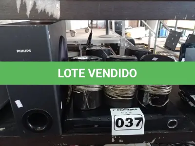 LOTE 037 - 01 DVD HOME THEATER. (NO ESTADO) ATENÇÃO! FAZER A VISITAÇÃO ANTES DE ARREMATAR, NÃO SABEMOS SE FUNCIONA. LEILÃO NÃO TEM GARANTIA E NEM DEVOLUÇÃO, SUJEITO A POSSÍVEIS AVARIAS VISÍVEIS/OCULTAS E/OU AUSÊNCIA DE COMPONENTES.