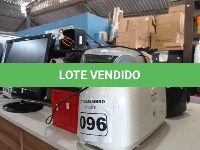 LOTE 096 - 01 TRITURADOR DE RESÍDUOS DE ALIMENTOS, 02 BASES DE LIQUIDIFICADOR, 01 TORRADEIRA, 01 BOMBA D’AGUA E 01 SUCATA DE BATERIA ESTACIONARIA. (NO ESTADO) ATENÇÃO! FAZER A VISITAÇÃO ANTES DE ARREMATAR, NÃO SABEMOS SE FUNCIONA. LEILÃO NÃO TEM GARANTIA E NEM DEVOLUÇÃO, SUJEITO A POSSÍVEIS AVARIAS VISÍVEIS/OCULTAS E/OU AUSÊNCIA DE COMPONENTES.