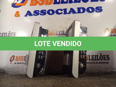 LOTE 065 - 02 RELÓGIOS DE PONTO. (NO ESTADO) ATENÇÃO! FAZER A VISITAÇÃO ANTES DE ARREMATAR, NÃO SABEMOS SE FUNCIONA. LEILÃO NÃO TEM GARANTIA E NEM DEVOLUÇÃO, SUJEITO A POSSÍVEIS AVARIAS VISÍVEIS/OCULTAS E/OU AUSÊNCIA DE COMPONENTES.