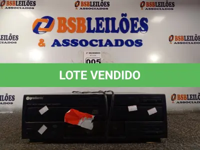 LOTE 005 - 01 APARELHO COMPACT DISC CHANGER MARCA GRADIENTE. (NO ESTADO) ATENÇÃO! FAZER A VISITAÇÃO ANTES DE ARREMATAR, NÃO SABEMOS SE FUNCIONA. LEILÃO NÃO TEM GARANTIA E NEM DEVOLUÇÃO, SUJEITO A POSSÍVEIS AVARIAS VISÍVEIS/OCULTAS E/OU AUSÊNCIA DE COMPONENTES.