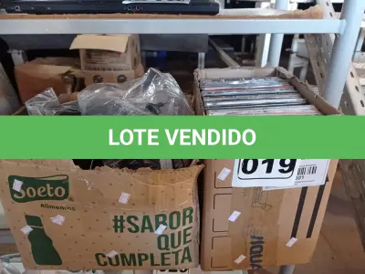 LOTE 019 - 01 LOTE COM VÁRIOS FONES HEADSET E DVD’S DE TÍTULOS DIVERSOS. (NO ESTADO) ATENÇÃO! FAZER A VISITAÇÃO ANTES DE ARREMATAR, NÃO SABEMOS SE FUNCIONA. LEILÃO NÃO TEM GARANTIA E NEM DEVOLUÇÃO, SUJEITO A POSSÍVEIS AVARIAS VISÍVEIS/OCULTAS E/OU AUSÊNCIA DE COMPONENTES.