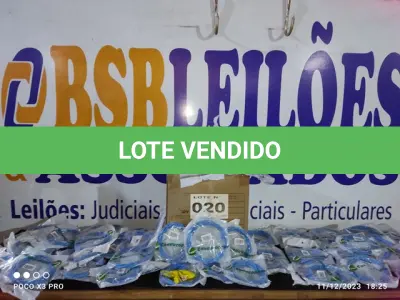LOTE 020 - 55 - CABOS DE REDES (APROXIMADAMENTE.) (NO ESTADO, NÃO SABEMOS SE FUNCIONA. LEILÃO NÃO TEM GARANTIA E NEM DEVOLUÇÃO, SUJEITO A POSSÍVEIS AVARIAS VISÍVEIS/OCULTAS E/OU AUSÊNCIA DE COMPONENTES)