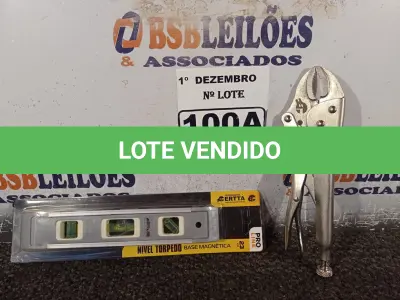 LOTE 100 - 01 NÍVEL DE MÃO E 01 ALICATE DE PRESSÃO. (NO ESTADO) ATENÇÃO! FAZER A VISITAÇÃO ANTES DE ARREMATAR, NÃO SABEMOS SE FUNCIONA. LEILÃO NÃO TEM GARANTIA E NEM DEVOLUÇÃO, SUJEITO A POSSÍVEIS AVARIAS VISÍVEIS/OCULTAS E/OU AUSÊNCIA DE COMPONENTES.