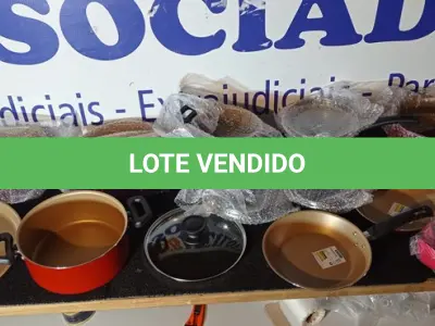 LOTE 065 - 01 - JOGO DE PANELA TRAMONTINA 15 PEÇAS (NO ESTADO, NÃO SABEMOS SE FUNCIONA. LEILÃO NÃO TEM GARANTIA E NEM DEVOLUÇÃO, SUJEITO A POSSÍVEIS AVARIAS VISÍVEIS/OCULTAS E/OU AUSÊNCIA DE COMPONENTES)
