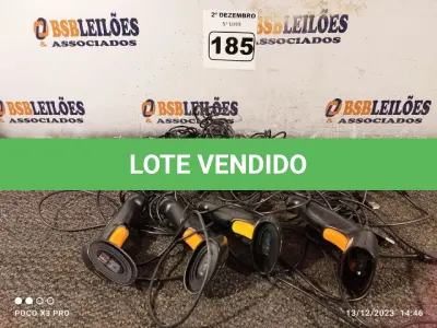 LOTE 185 - 01 LOTE COM VÁRIOS LEITORES DE CÓDIGO DE BARRAS. (NO ESTADO) ATENÇÃO! FAZER A VISITAÇÃO ANTES DE ARREMATAR, NÃO SABEMOS SE FUNCIONA. LEILÃO NÃO TEM GARANTIA E NEM DEVOLUÇÃO, SUJEITO A POSSÍVEIS AVARIAS VISÍVEIS/OCULTAS E/OU AUSÊNCIA DE COMPONENTES.