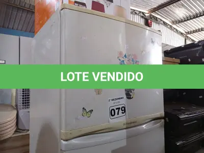 LOTE 079 - 01 GELADEIRA MARCA ELECTROLUX 220V. (NO ESTADO) ATENÇÃO! FAZER A VISITAÇÃO ANTES DE ARREMATAR, NÃO SABEMOS SE FUNCIONA. LEILÃO NÃO TEM GARANTIA E NEM DEVOLUÇÃO, SUJEITO A POSSÍVEIS AVARIAS VISÍVEIS/OCULTAS E/OU AUSÊNCIA DE COMPONENTES.