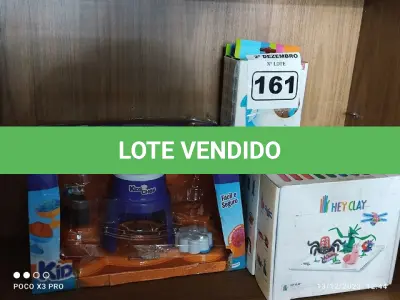 LOTE 161 - 01 LOTE COM BRINQUEDOS DIVERSOS. (NO ESTADO) ATENÇÃO! FAZER A VISITAÇÃO ANTES DE ARREMATAR, NÃO SABEMOS SE FUNCIONA. LEILÃO NÃO TEM GARANTIA E NEM DEVOLUÇÃO, SUJEITO A POSSÍVEIS AVARIAS VISÍVEIS/OCULTAS E/OU AUSÊNCIA DE COMPONENTES.
