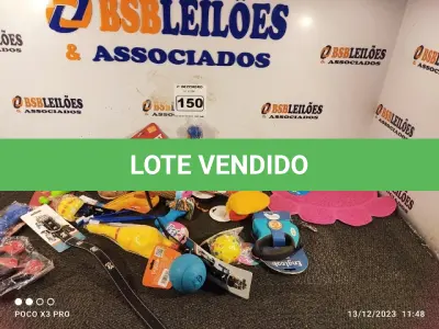 LOTE 150 - 01 LOTE COM VÁRIOS ACESSÓRIOS PARA PET’S. (NO ESTADO) ATENÇÃO! FAZER A VISITAÇÃO ANTES DE ARREMATAR, NÃO SABEMOS SE FUNCIONA. LEILÃO NÃO TEM GARANTIA E NEM DEVOLUÇÃO, SUJEITO A POSSÍVEIS AVARIAS VISÍVEIS/OCULTAS E/OU AUSÊNCIA DE COMPONENTES.