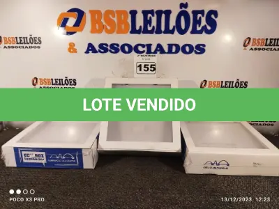 LOTE 155 - 03 LUMINÁRIAS DE EMBUTIR. (NO ESTADO) ATENÇÃO! FAZER A VISITAÇÃO ANTES DE ARREMATAR, NÃO SABEMOS SE FUNCIONA. LEILÃO NÃO TEM GARANTIA E NEM DEVOLUÇÃO, SUJEITO A POSSÍVEIS AVARIAS VISÍVEIS/OCULTAS E/OU AUSÊNCIA DE COMPONENTES.