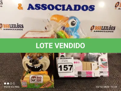 LOTE 157 - 01 LOTE COM BRINQUEDOS DIVERSOS. (NO ESTADO) ATENÇÃO! FAZER A VISITAÇÃO ANTES DE ARREMATAR, NÃO SABEMOS SE FUNCIONA. LEILÃO NÃO TEM GARANTIA E NEM DEVOLUÇÃO, SUJEITO A POSSÍVEIS AVARIAS VISÍVEIS/OCULTAS E/OU AUSÊNCIA DE COMPONENTES.
