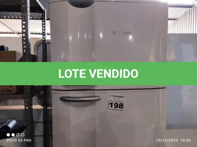 LOTE 198 - 01 GELADEIRA MARCA ELECTROLUX 220V. (NO ESTADO) ATENÇÃO! FAZER A VISITAÇÃO ANTES DE ARREMATAR, NÃO SABEMOS SE FUNCIONA. LEILÃO NÃO TEM GARANTIA E NEM DEVOLUÇÃO, SUJEITO A POSSÍVEIS AVARIAS VISÍVEIS/OCULTAS E/OU AUSÊNCIA DE COMPONENTES.
