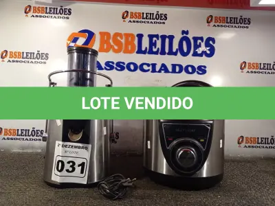 LOTE 031 - 01 PANELA ELÉTRICA DE FAZER ARROZ E 01 EXTRATOR DE SUCOS. (NO ESTADO) ATENÇÃO! FAZER A VISITAÇÃO ANTES DE ARREMATAR, NÃO SABEMOS SE FUNCIONA. LEILÃO NÃO TEM GARANTIA E NEM DEVOLUÇÃO, SUJEITO A POSSÍVEIS AVARIAS VISÍVEIS/OCULTAS E/OU AUSÊNCIA DE COMPONENTES.