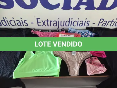 LOTE 028 - 01 LOTE C/ APROXIMADAMENTE 14 PEÇAS DE ROUPAS FEMININAS DIVERSAS (APROXIMADAMENTE) (NO ESTADO, NÃO SABEMOS SE FUNCIONA. LEILÃO NÃO TEM GARANTIA E NEM DEVOLUÇÃO, SUJEITO A POSSÍVEIS AVARIAS VISÍVEIS/OCULTAS E/OU AUSÊNCIA DE COMPONENTES)