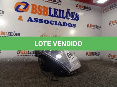 LOTE 068 - 01 FAROL AUTOMOTIVO. (NO ESTADO) ATENÇÃO! FAZER A VISITAÇÃO ANTES DE ARREMATAR, NÃO SABEMOS SE FUNCIONA. LEILÃO NÃO TEM GARANTIA E NEM DEVOLUÇÃO, SUJEITO A POSSÍVEIS AVARIAS VISÍVEIS/OCULTAS E/OU AUSÊNCIA DE COMPONENTES.