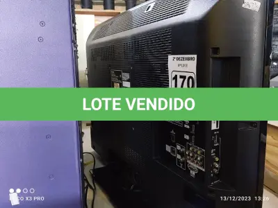 LOTE 170 - 01 TV LCD 42” POL MARCA PANASONIC. (NO ESTADO) ATENÇÃO! FAZER A VISITAÇÃO ANTES DE ARREMATAR, NÃO SABEMOS SE FUNCIONA. LEILÃO NÃO TEM GARANTIA E NEM DEVOLUÇÃO, SUJEITO A POSSÍVEIS AVARIAS VISÍVEIS/OCULTAS E/OU AUSÊNCIA DE COMPONENTES.