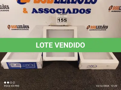 LOTE 155 - 03 LUMINÁRIAS DE EMBUTIR. (NO ESTADO) ATENÇÃO! FAZER A VISITAÇÃO ANTES DE ARREMATAR, NÃO SABEMOS SE FUNCIONA. LEILÃO NÃO TEM GARANTIA E NEM DEVOLUÇÃO, SUJEITO A POSSÍVEIS AVARIAS VISÍVEIS/OCULTAS E/OU AUSÊNCIA DE COMPONENTES.