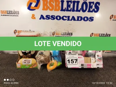LOTE 157 - 01 LOTE COM BRINQUEDOS DIVERSOS. (NO ESTADO) ATENÇÃO! FAZER A VISITAÇÃO ANTES DE ARREMATAR, NÃO SABEMOS SE FUNCIONA. LEILÃO NÃO TEM GARANTIA E NEM DEVOLUÇÃO, SUJEITO A POSSÍVEIS AVARIAS VISÍVEIS/OCULTAS E/OU AUSÊNCIA DE COMPONENTES.