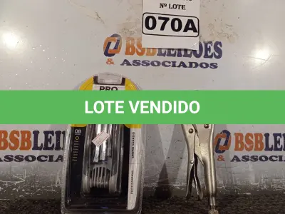 LOTE 070 - 01 KIT DE CHAVE ALLEN E 01 ALICATE DE PRESSÃO. (NO ESTADO) ATENÇÃO! FAZER A VISITAÇÃO ANTES DE ARREMATAR, NÃO SABEMOS SE FUNCIONA. LEILÃO NÃO TEM GARANTIA E NEM DEVOLUÇÃO, SUJEITO A POSSÍVEIS AVARIAS VISÍVEIS/OCULTAS E/OU AUSÊNCIA DE COMPONENTES.