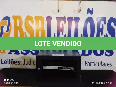 LOTE 016 - 01 – RACK COM SWITCH INTELBRAS 24 PORTAS (NO ESTADO, NÃO SABEMOS SE FUNCIONA. LEILÃO NÃO TEM GARANTIA E NEM DEVOLUÇÃO, SUJEITO A POSSÍVEIS AVARIAS VISÍVEIS/OCULTAS E/OU AUSÊNCIA DE COMPONENTES)