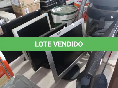 LOTE 092 - 05 MONITORES MARCAS E MODELOS DIVERSOS. (NO ESTADO) ATENÇÃO! FAZER A VISITAÇÃO ANTES DE ARREMATAR, NÃO SABEMOS SE FUNCIONA. LEILÃO NÃO TEM GARANTIA E NEM DEVOLUÇÃO, SUJEITO A POSSÍVEIS AVARIAS VISÍVEIS/OCULTAS E/OU AUSÊNCIA DE COMPONENTES.