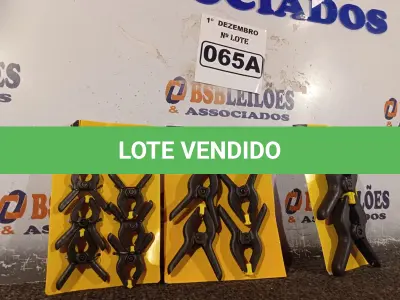 LOTE 065 - 03 KITS DE GRAMPOS DE PRESSÃO. (NO ESTADO) ATENÇÃO! FAZER A VISITAÇÃO ANTES DE ARREMATAR, NÃO SABEMOS SE FUNCIONA. LEILÃO NÃO TEM GARANTIA E NEM DEVOLUÇÃO, SUJEITO A POSSÍVEIS AVARIAS VISÍVEIS/OCULTAS E/OU AUSÊNCIA DE COMPONENTES.