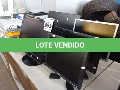 LOTE 053 - 06 MONITORES MARCAS E MODELOS DIVERSOS. (NO ESTADO) ATENÇÃO! FAZER A VISITAÇÃO ANTES DE ARREMATAR, NÃO SABEMOS SE FUNCIONA. LEILÃO NÃO TEM GARANTIA E NEM DEVOLUÇÃO, SUJEITO A POSSÍVEIS AVARIAS VISÍVEIS/OCULTAS E/OU AUSÊNCIA DE COMPONENTES.