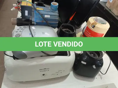 LOTE 096 - 01 TRITURADOR DE RESÍDUOS DE ALIMENTOS, 02 BASES DE LIQUIDIFICADOR, 01 TORRADEIRA, 01 BOMBA D’AGUA E 01 SUCATA DE BATERIA ESTACIONARIA. (NO ESTADO) ATENÇÃO! FAZER A VISITAÇÃO ANTES DE ARREMATAR, NÃO SABEMOS SE FUNCIONA. LEILÃO NÃO TEM GARANTIA E NEM DEVOLUÇÃO, SUJEITO A POSSÍVEIS AVARIAS VISÍVEIS/OCULTAS E/OU AUSÊNCIA DE COMPONENTES.